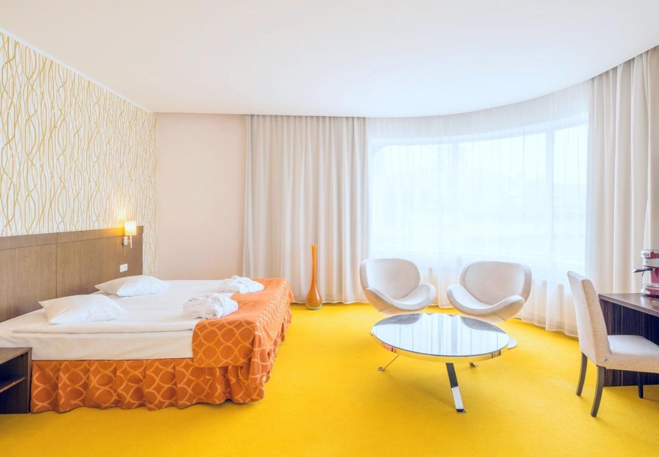 ריגה Rija Vef Hotel With Free Parking מראה חיצוני תמונה