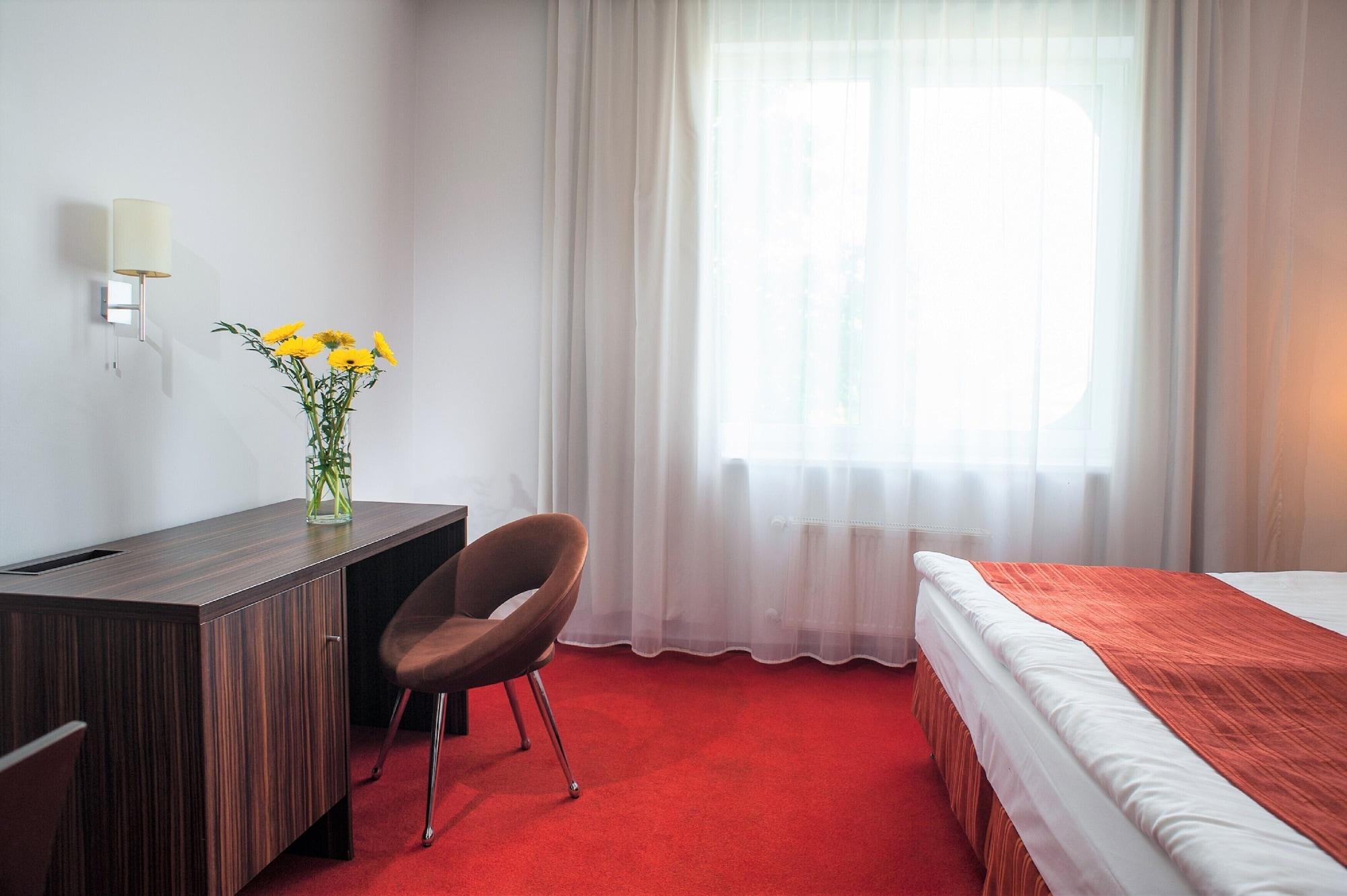 ריגה Rija Vef Hotel With Free Parking מראה חיצוני תמונה