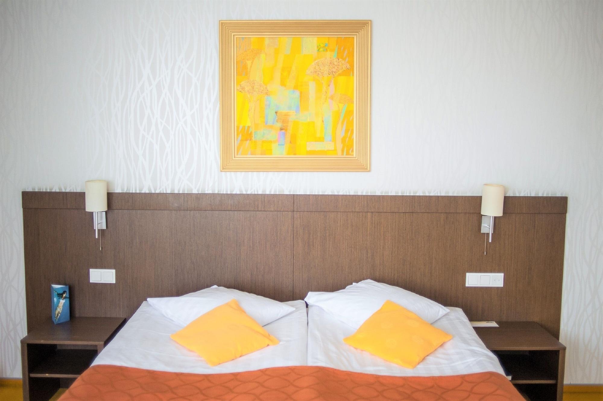 ריגה Rija Vef Hotel With Free Parking מראה חיצוני תמונה
