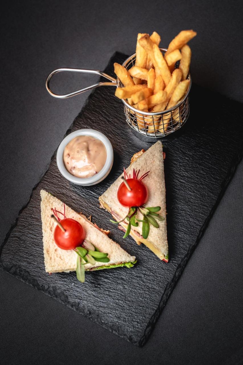 ריגה Rija Vef Hotel With Free Parking מראה חיצוני תמונה